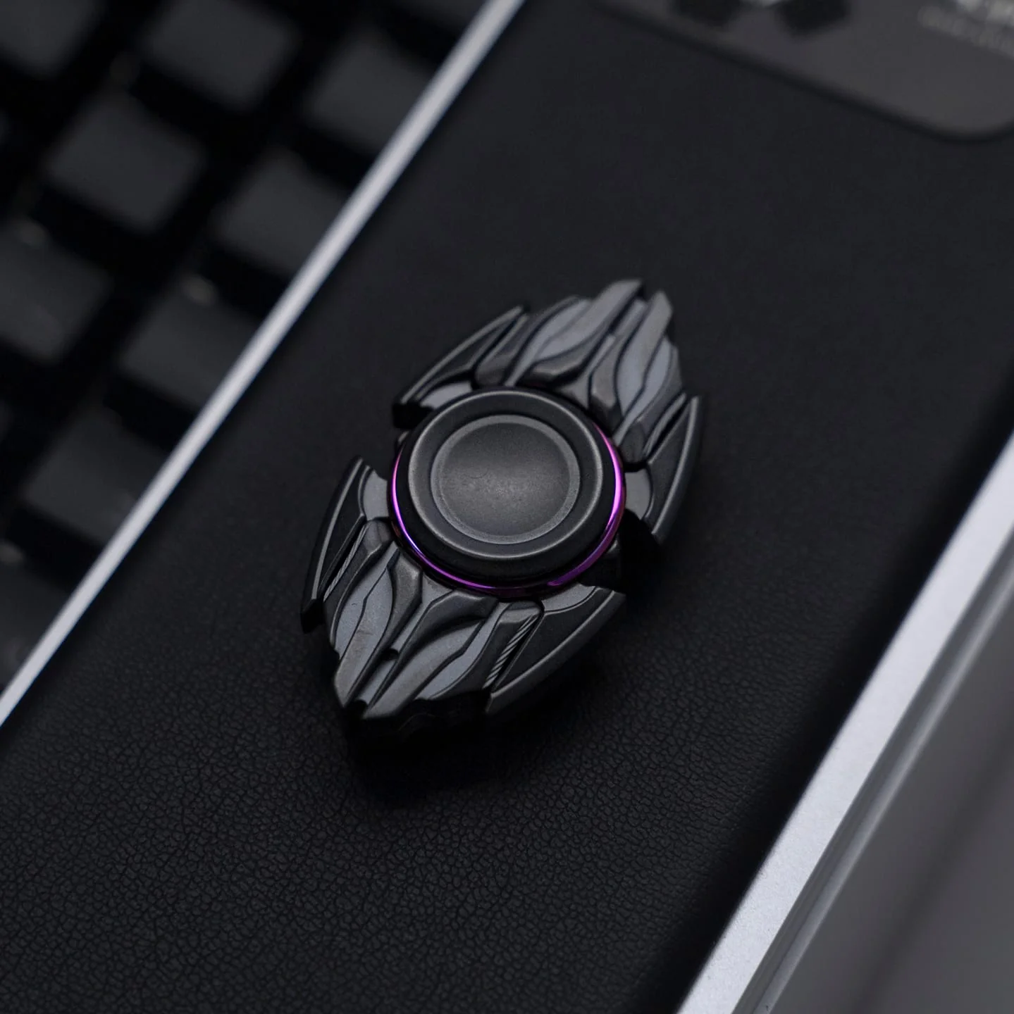 Dark Spinner - Image 5